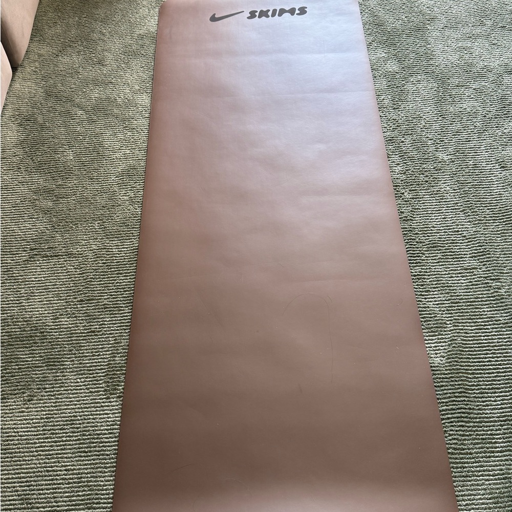 SKIMS Brown Leather-Look Yoga Mat